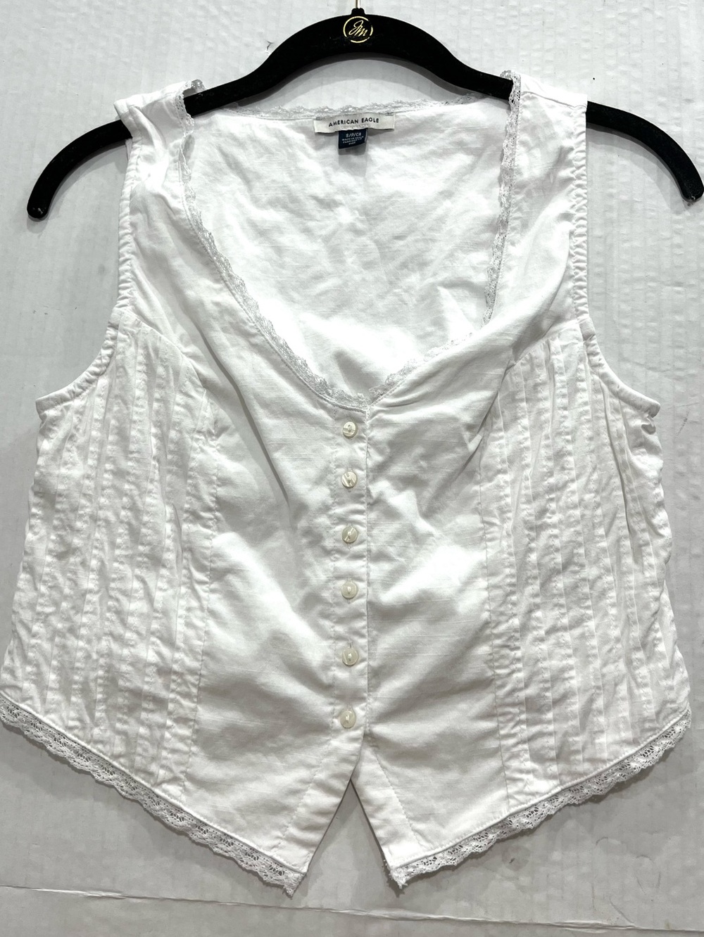 AMERICAN EAGLE SLEEVELESS BUTTON FRONT FITTED TOP